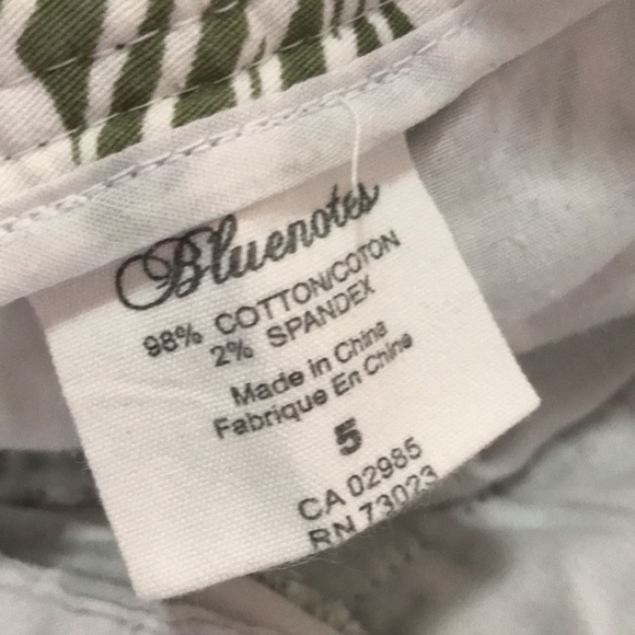 2/$15 Women's Size 5 Green and White Tropical Style Bermuda Shorts - Picture 6 of 6